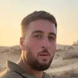 אורי לוקר