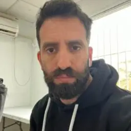 עפר יונג