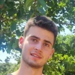 אורי למד