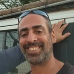 ירון ויקטור שחר
