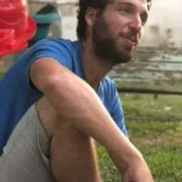 נדב עמיקם
